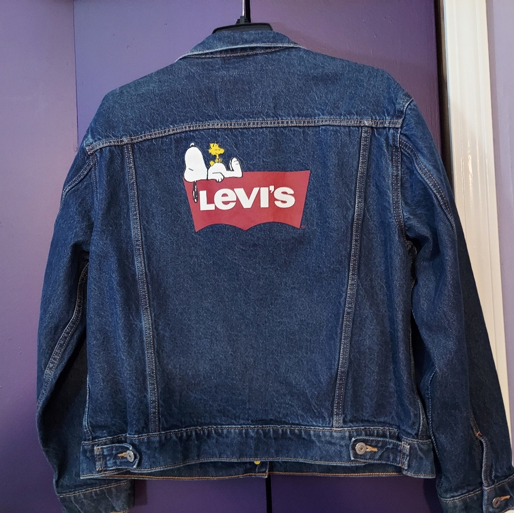 Levi's snoopy denim jacket